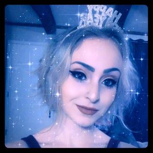 Meet your posher, Kam